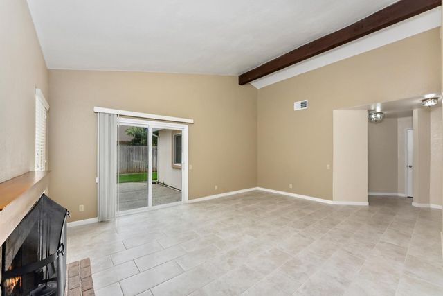 126 River Run Cir, Sacramento, CA 95833