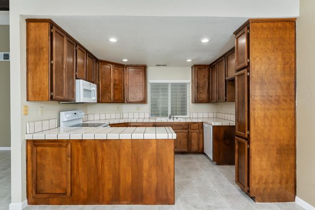 126 River Run Cir, Sacramento, CA 95833