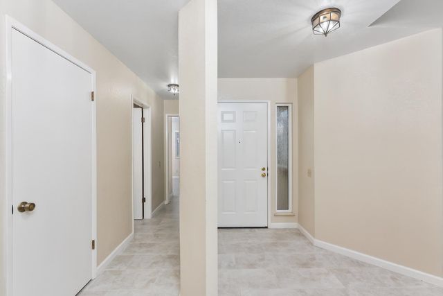 126 River Run Cir, Sacramento, CA 95833