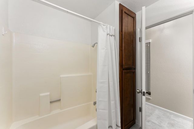 126 River Run Cir, Sacramento, CA 95833