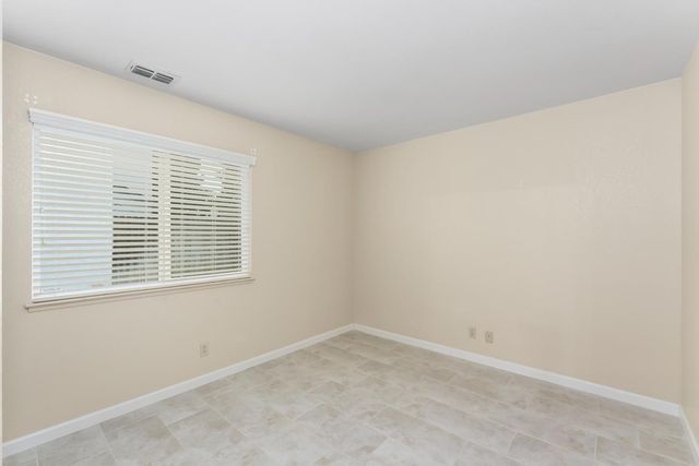 126 River Run Cir, Sacramento, CA 95833