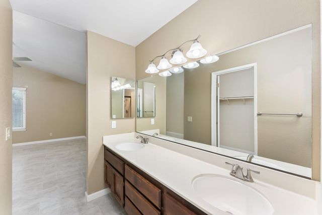 126 River Run Cir, Sacramento, CA 95833