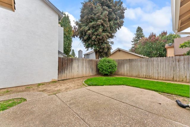 126 River Run Cir, Sacramento, CA 95833