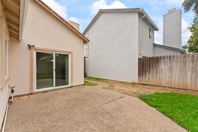 126 River Run Cir, Sacramento, CA 95833