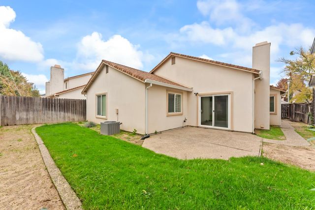 126 River Run Cir, Sacramento, CA 95833