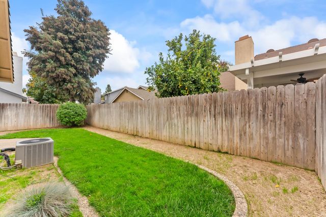126 River Run Cir, Sacramento, CA 95833