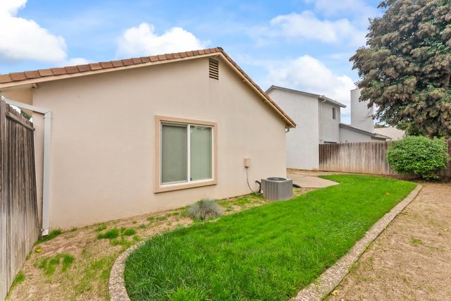 126 River Run Cir, Sacramento, CA 95833