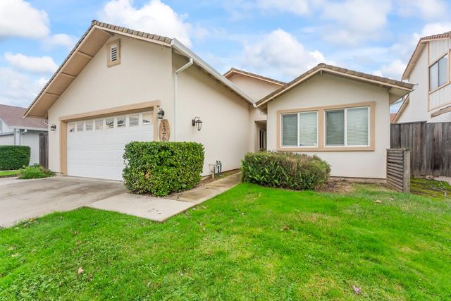 126 River Run Cir, Sacramento, CA 95833