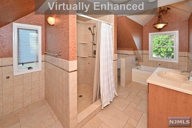 57 Bellevue Avenue, Elmwood Park, NJ 07407