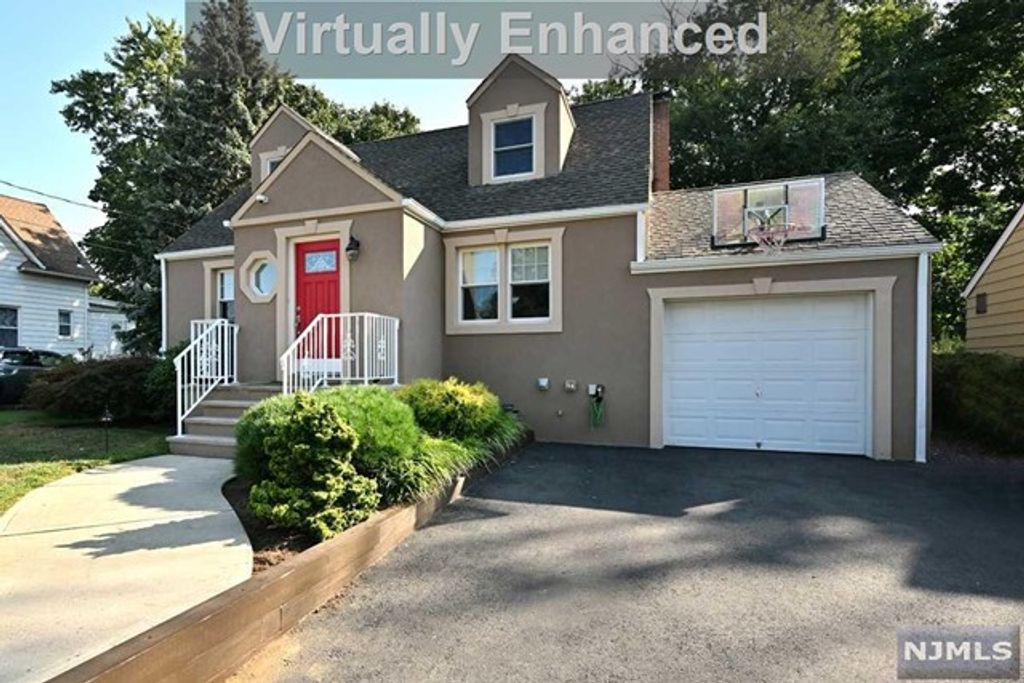57 Bellevue Avenue, Elmwood Park, NJ 07407