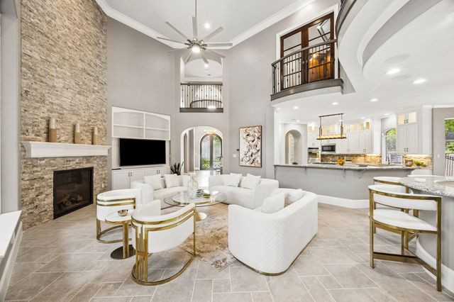 907 Enclave Lake Drive, Houston, TX 77077