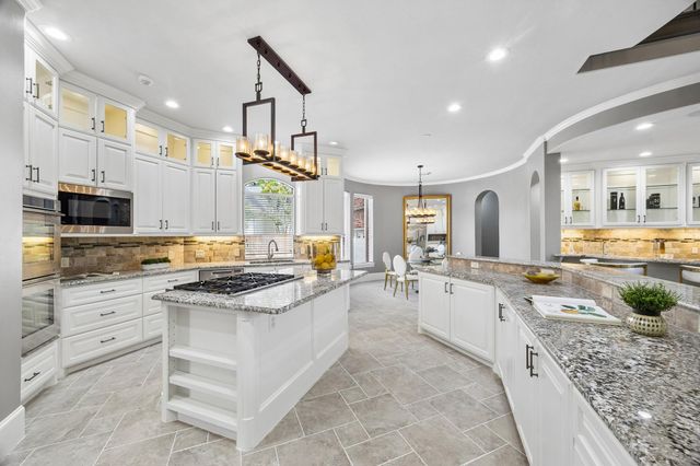 907 Enclave Lake Drive, Houston, TX 77077