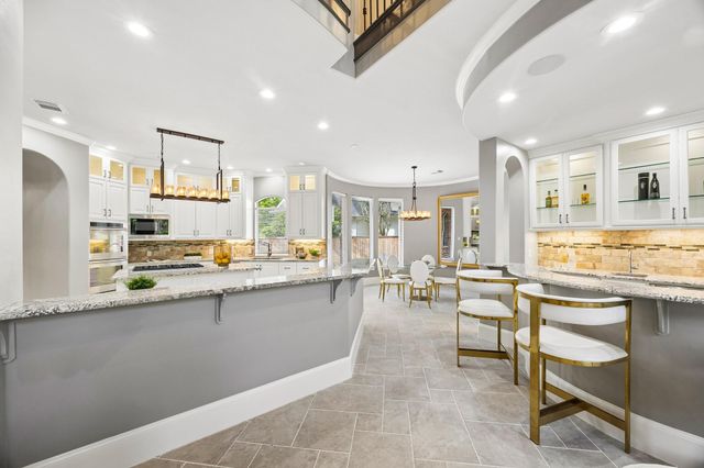 907 Enclave Lake Drive, Houston, TX 77077