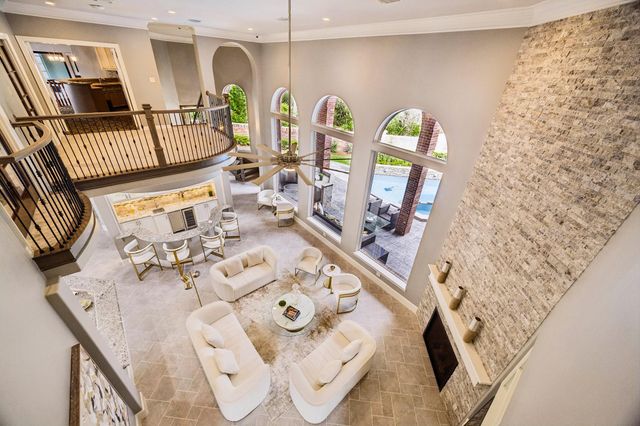 907 Enclave Lake Drive, Houston, TX 77077