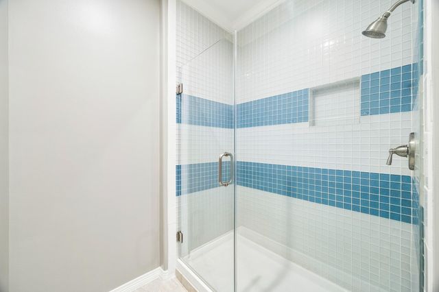 907 Enclave Lake Drive, Houston, TX 77077