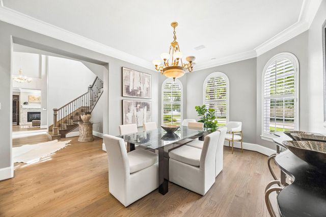 907 Enclave Lake Drive, Houston, TX 77077