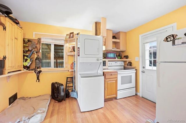 11693 E 7th Avenue, Aurora, CO 80010