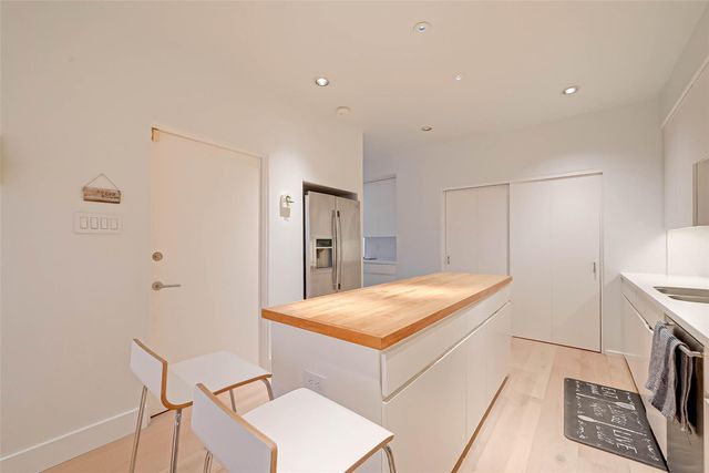 39 River Hollow Lane, Houston, TX 77027