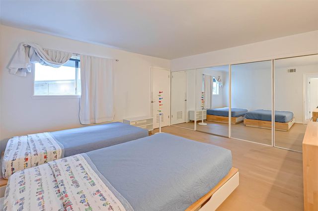 39 River Hollow Lane, Houston, TX 77027