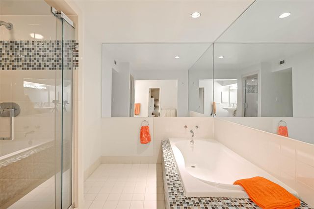 39 River Hollow Lane, Houston, TX 77027