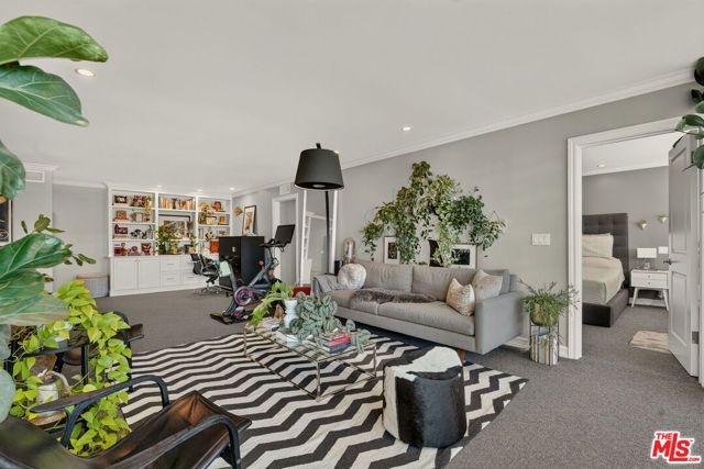 289 S Barrington Avenue A308, Los Angeles, CA 90049