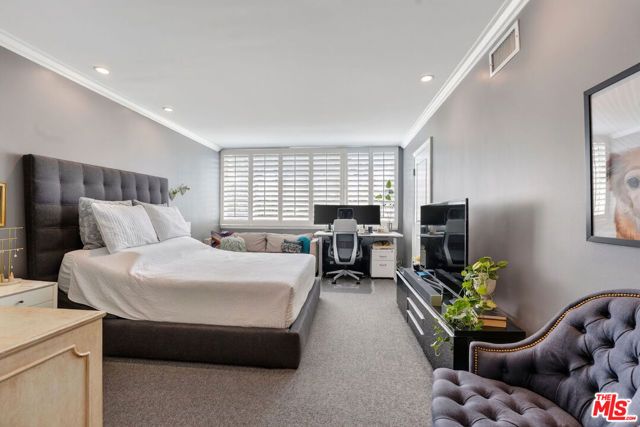 289 S Barrington Avenue A308, Los Angeles, CA 90049
