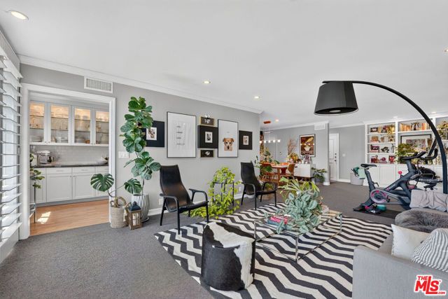 289 S Barrington Avenue A308, Los Angeles, CA 90049