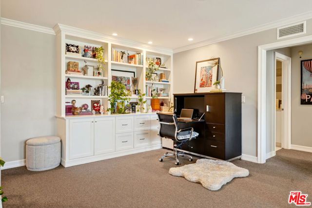 289 S Barrington Avenue A308, Los Angeles, CA 90049