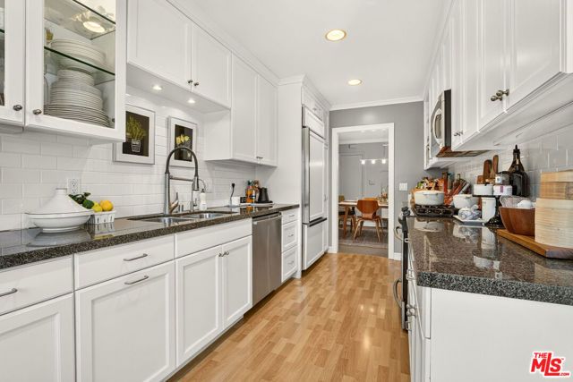 289 S Barrington Avenue A308, Los Angeles, CA 90049