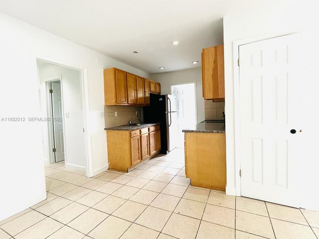 608 SW 16th Ave 3, Fort Lauderdale, FL 33312