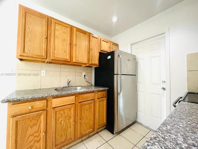 608 SW 16th Ave 3, Fort Lauderdale, FL 33312