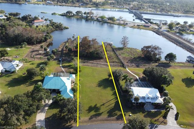 16280 Forest Mist CT, Alva, FL 33920