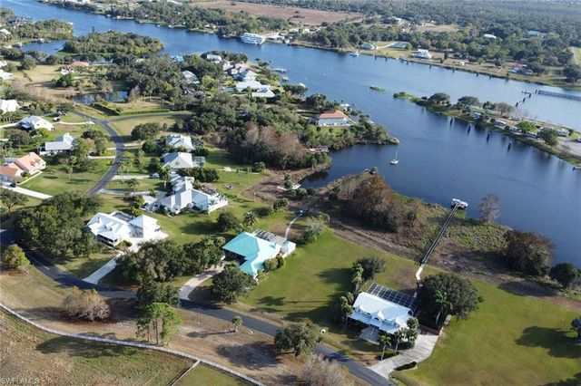 16280 Forest Mist CT, Alva, FL 33920