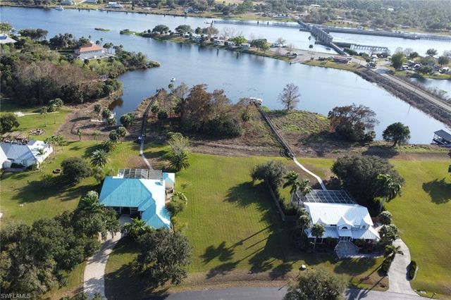 16280 Forest Mist CT, Alva, FL 33920