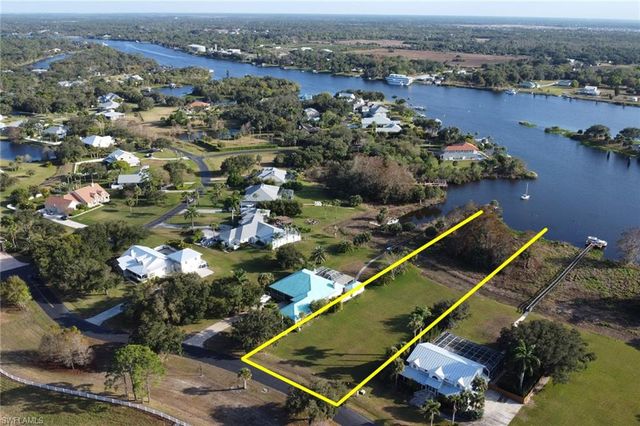 16280 Forest Mist CT, Alva, FL 33920