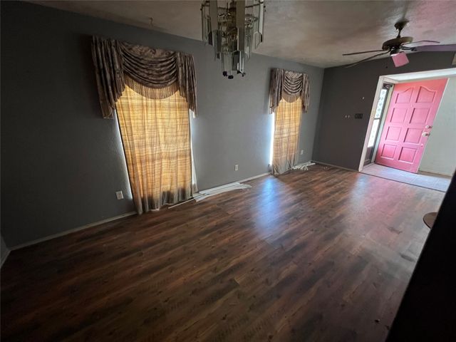 5616 Tucker Street, The Colony, TX 75056