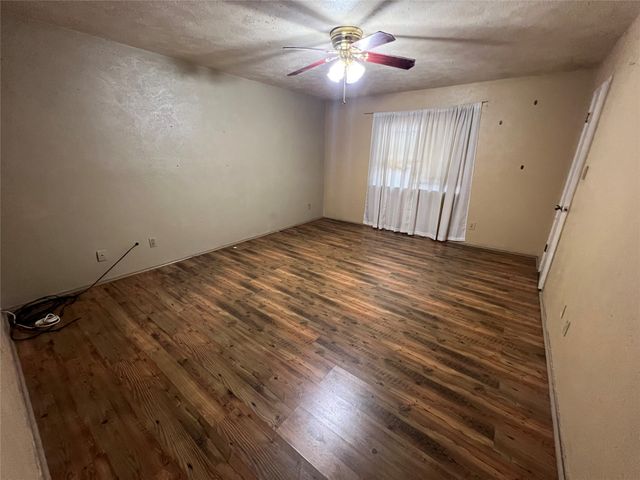 5616 Tucker Street, The Colony, TX 75056