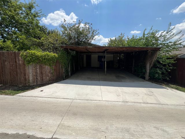 5616 Tucker Street, The Colony, TX 75056