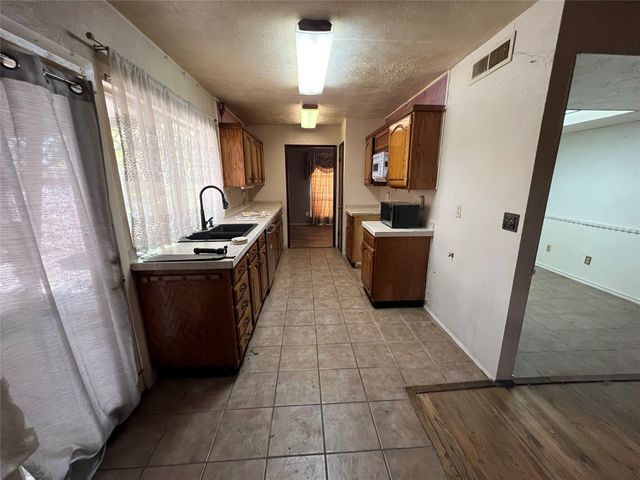 5616 Tucker Street, The Colony, TX 75056