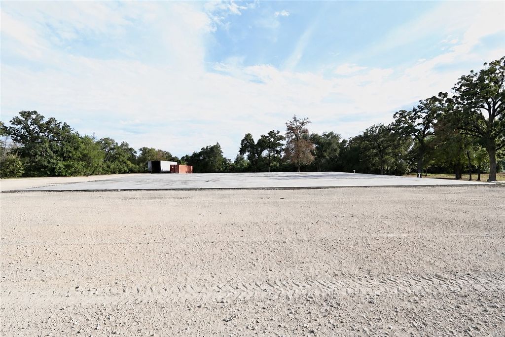 9277 Clara Lane, Franklin, TX 77856 — photo 4