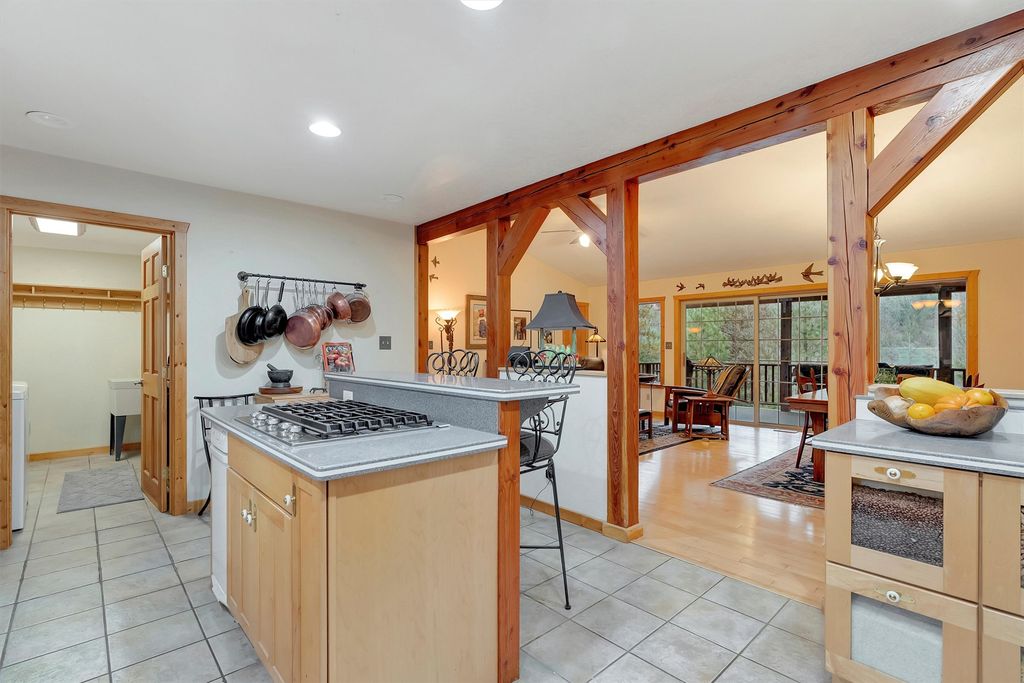 Image 14 of property listing at 25 River Front Drive S, Trout Creek, MT 59874