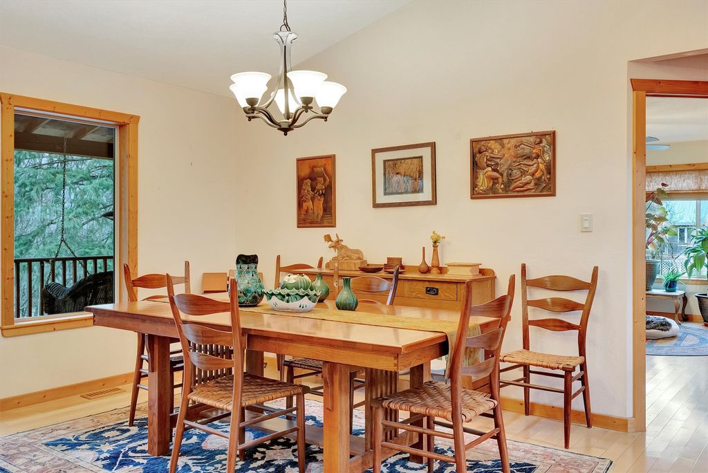 Image 6 of property listing at 25 River Front Drive S, Trout Creek, MT 59874