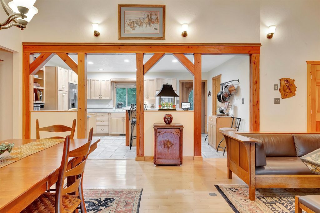 Image 9 of property listing at 25 River Front Drive S, Trout Creek, MT 59874