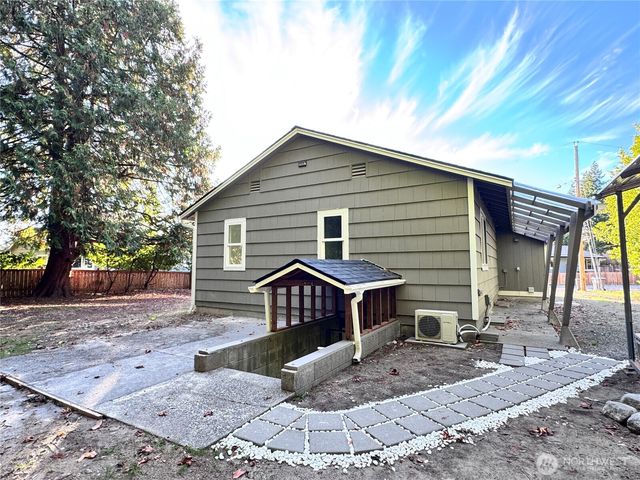 213 Willow Street, Bremerton, WA 98310