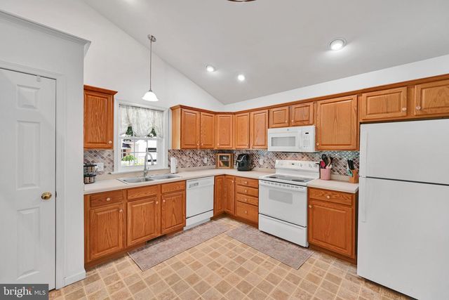 1585 HICKORY RUN CT, Elizabethtown, PA 17022