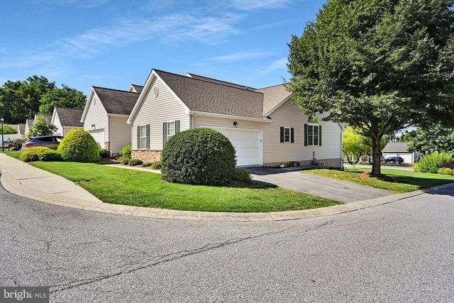 1585 HICKORY RUN CT, Elizabethtown, PA 17022