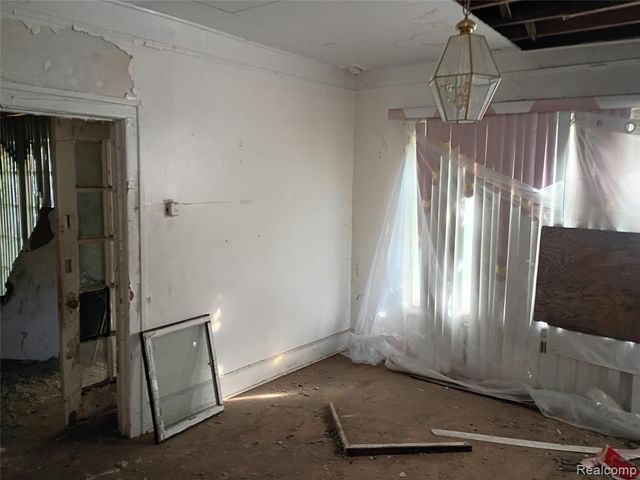 670 Chalmers Street, Detroit, MI 48215