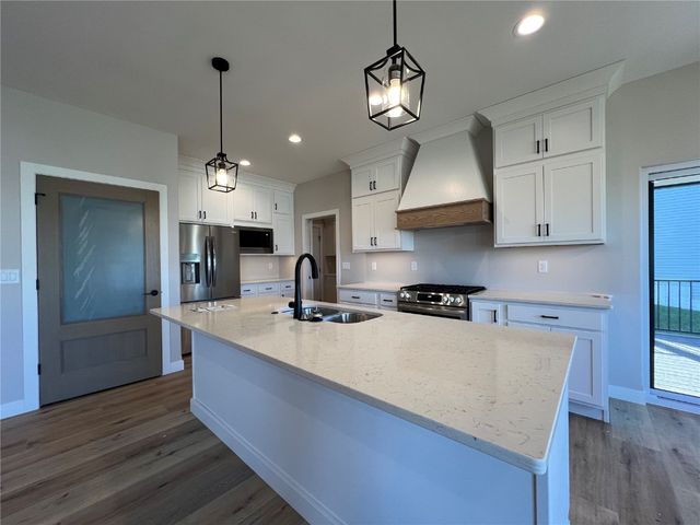 1415 Legend Drive, Tiffin, IA 52340