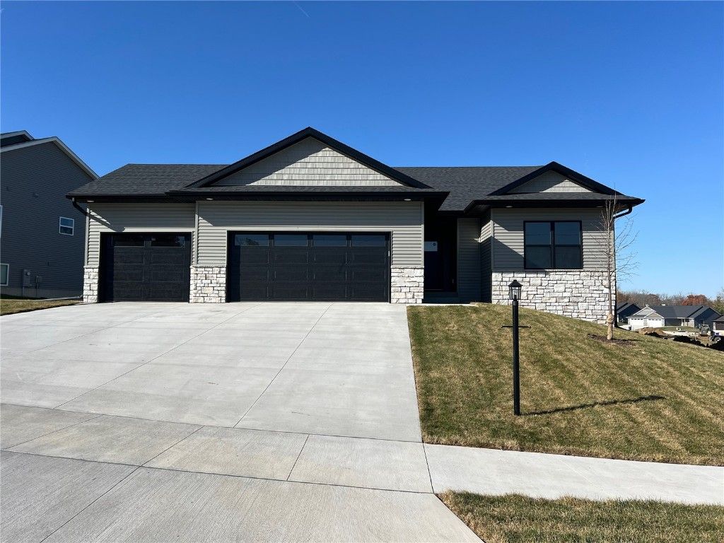 1415 Legend Drive, Tiffin, IA 52340