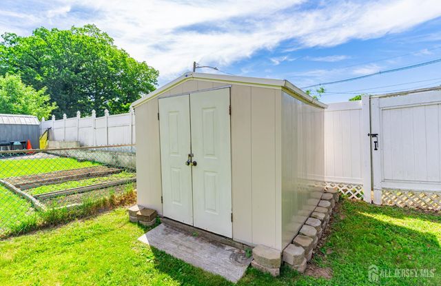 66 Rose Street, Edison, NJ 08817
